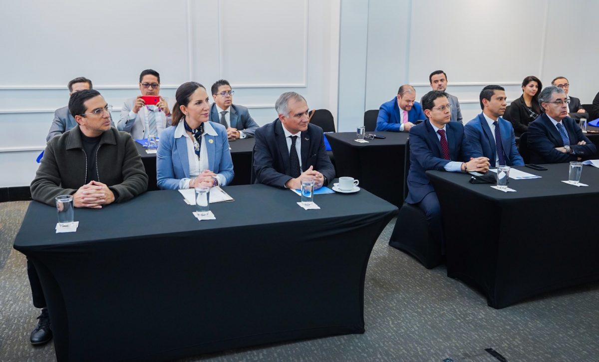 Conectividad satelital llega a 1.000 escuelas rurales en Ecuador