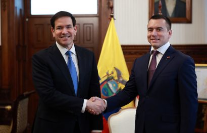 Confianza internacional impulsa la reducción del riesgo país de Ecuador