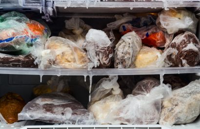 ¿Congelar alimentos realmente mata las bacterias de los alimentos? Esto dice una experta en alimentos