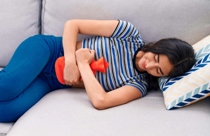 Conozca cómo reducir los cólicos menstruales previo al periodo