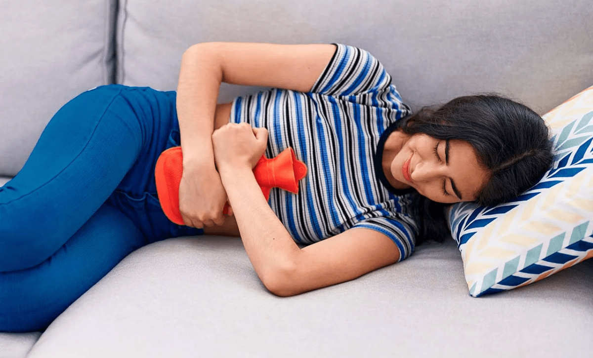 Conozca cómo reducir los cólicos menstruales previo al periodo
