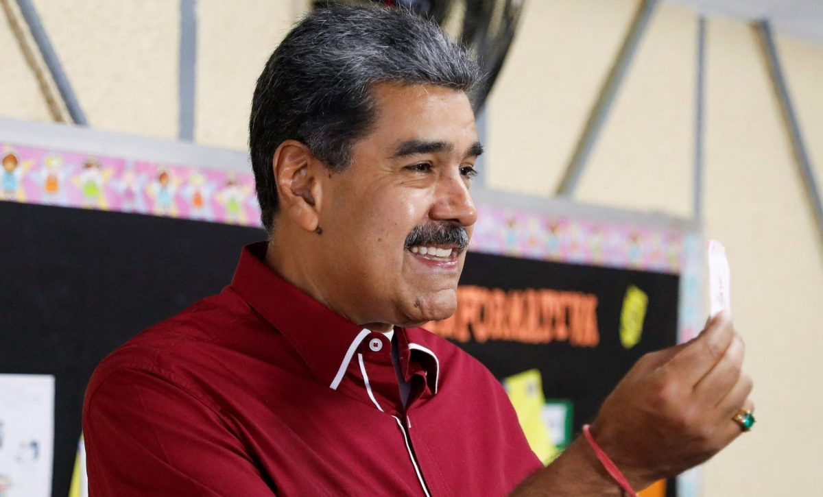 Consejo Nacional Electoral confirma amplia victoria del chavismo en comicios parlamentarios.