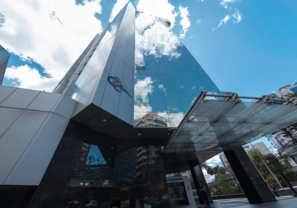 Una secretaria de la Fiscalía y un técnico de la Dirección Provincial de Pichincha fueron removidos de sus cargos.