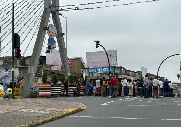 Consorcio chino presenta única oferta para construir parqueadero de 10 pisos en Santo Domingo