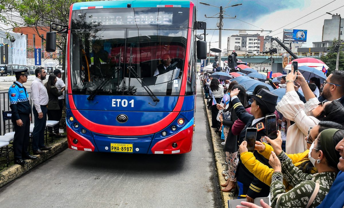 Contraloría iniciará auditoría a compra de trolebuses eléctricos en Quito el 1 de mayo