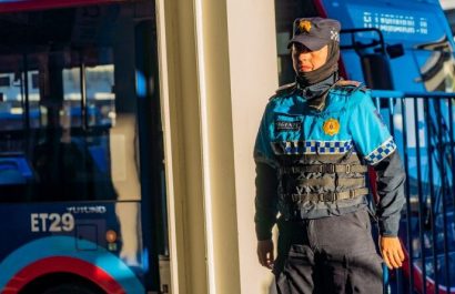 Control en Quito: 35 armas blancas y contrabando decomisados en operativos del Trole y Ecovía