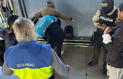 Controles interinstitucionales en transporte público decomisaron armas y sustancias en Quito