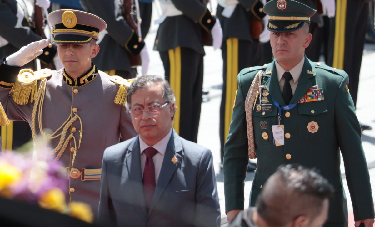Controversia en Colombia Andrés Pastrana cuestiona visita 'secreta' de Gustavo Petro a Manta en mayo