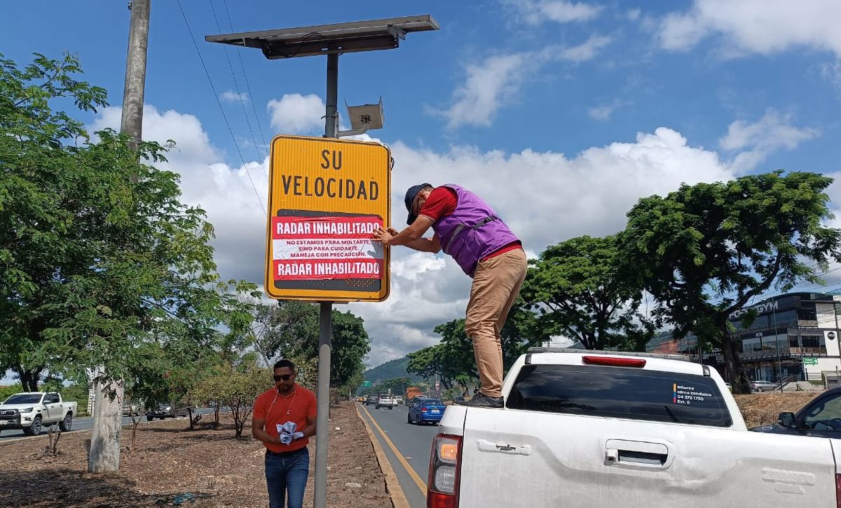 Controversia entre la ANT y la ATM por suspensión de radares en Vía a la Costa, en Guayaquil. (ANT).