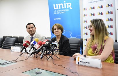 Convenio entre UNIR y AME impulsa becas y capacitación en Manabí
