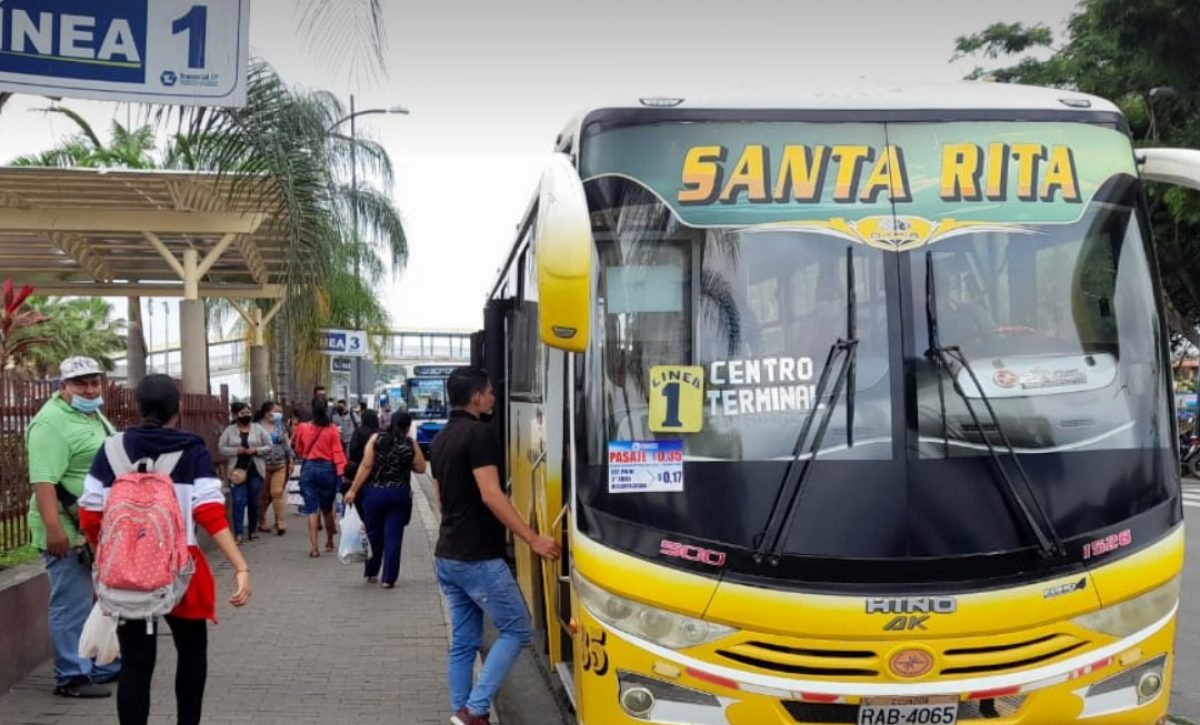 Cooperativa de buses en Babahoyo suspende operaciones tras amenazas de extorsionadores