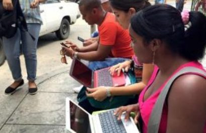 Crece el malestar estudiantil en Cuba por nuevas medidas de ETECSA.