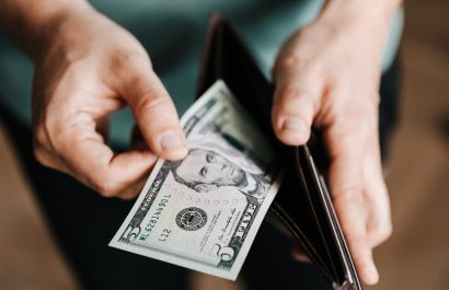 Crédito impulsado por el Ministerio de Producción busca fomentar que los ecuatorianos transformen las remesas en negocios. Pexels.