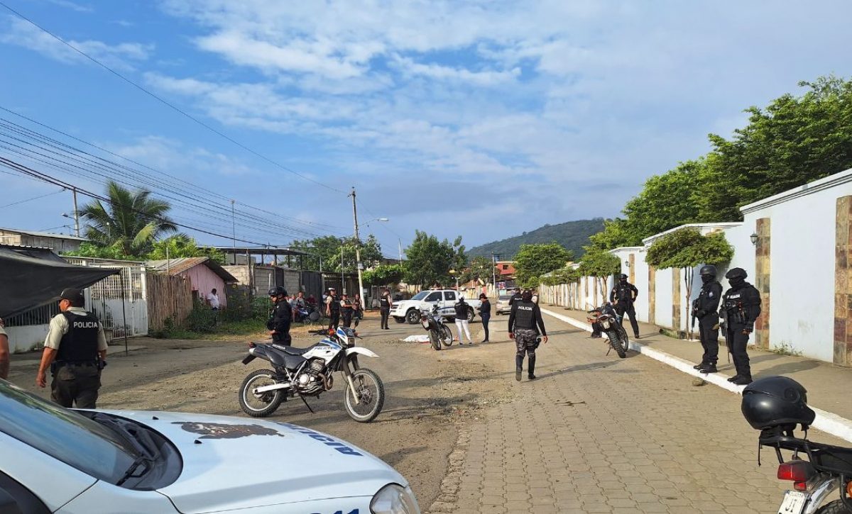 Crimen en Portoviejo: Un hombre, identificado como Gustavo Cabrera, fue asesinado después de un sepelio en el cementerio de la ciudadela San Jorge. (El Diario)