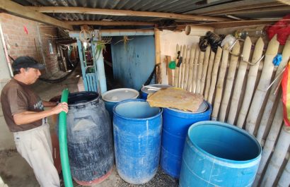 Crisis de agua en calle Chimborazo por deslizamiento activo en Portoviejo