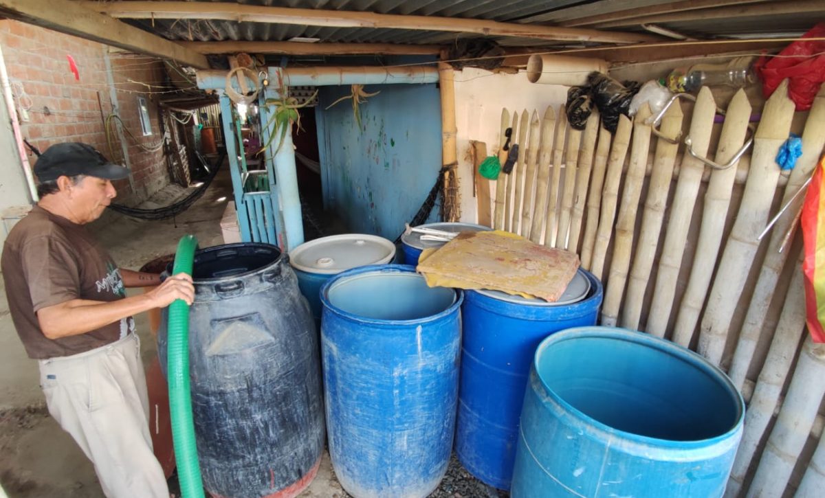 Crisis de agua en calle Chimborazo por deslizamiento activo en Portoviejo