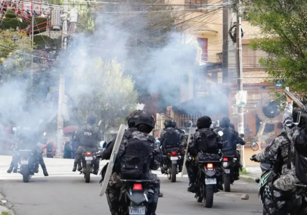 Cuatro policías heridos y 30 detenidos en protestas por candidatura de Evo Morales en Bolivia