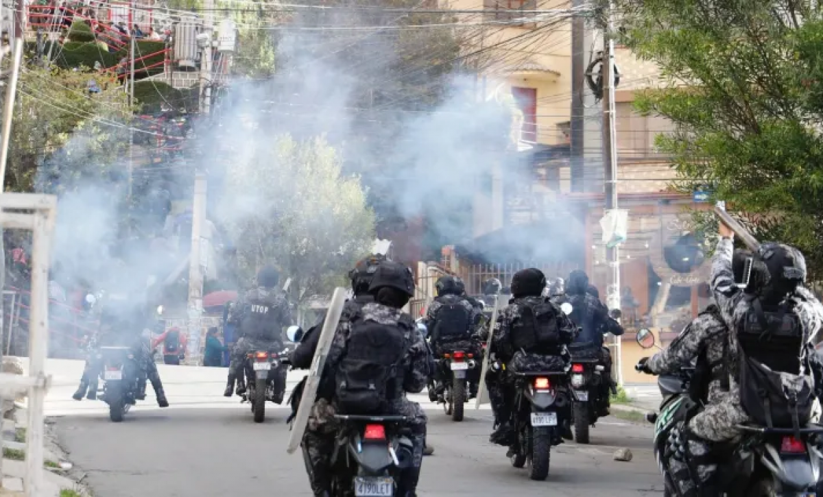Cuatro policías heridos y 30 detenidos en protestas por candidatura de Evo Morales en Bolivia