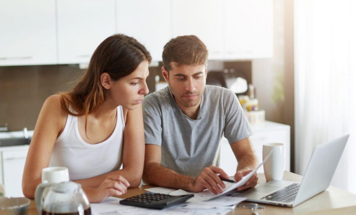 Cuentas conjuntas o separadas: cómo gestionar las finanzas en pareja.