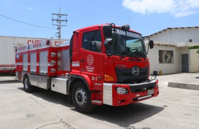 El Cuerpo de Bomberos de Manta adquirió dos camiones contra incendios.