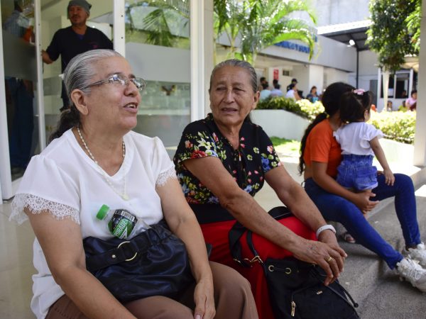 Dolores Cobeña es una damnificada y llegó al MIES  consultar por el beneficio,