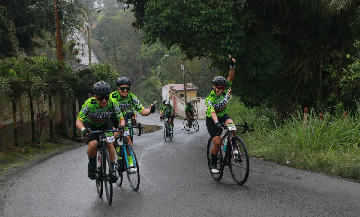 Los ciclistas se alistan para el Gran Fondo de New York.
