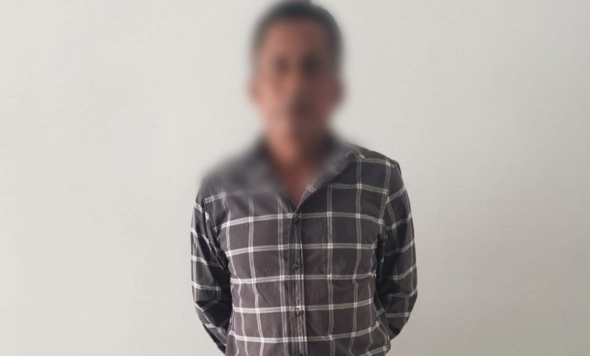 En un operativo realizado en el cantón Paján se capturó a un acusado de asesinar a su vecino tras hallar a su esposa en la casa de él.