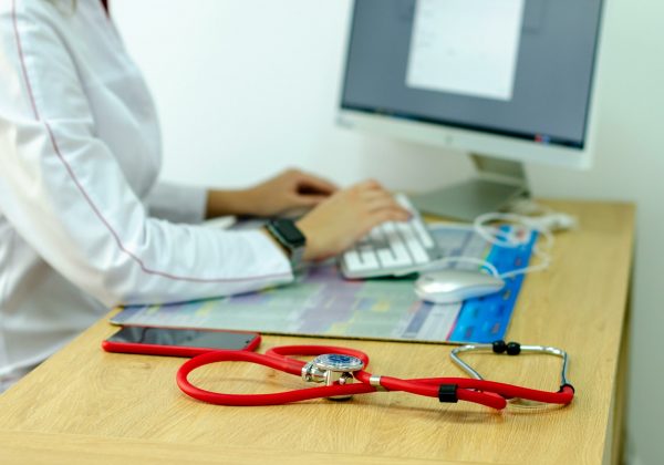 La prevención, el diagnóstico temprano y la vacunación contra el Virus del Papiloma Humano (VPH) son estrategias clave para reducir la mortalidad de la enfermedad.