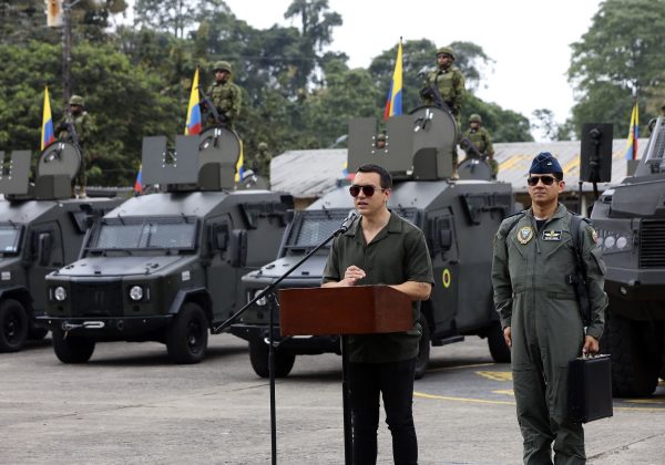 Daniel Noboa entregó 35 vehículos blindados para fortalecer lucha contra el crimen organizado en Los Ríos