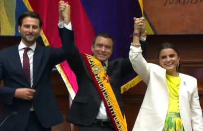 El presidente Daniel Noboa, junto a la vicepresidenta María José Pinto, y el presidente de la Asamblea, Niels Olsen.