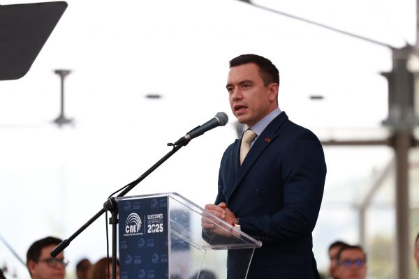 Daniel Noboa plantea focalizar subsidio al diésel y proteger a transportistas y pescadores