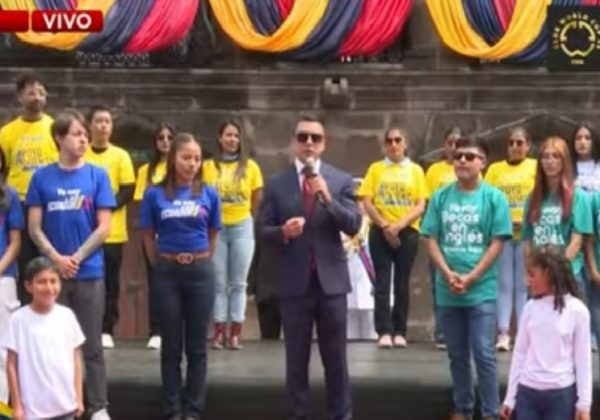 El presidente Daniel Noboa dirigió unas palabras, previo a su traslado a la Asamblea Nacional.