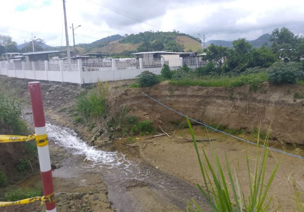 Daños por lluvias en Portoviejo afectan vía a Maconta y áreas recreativas