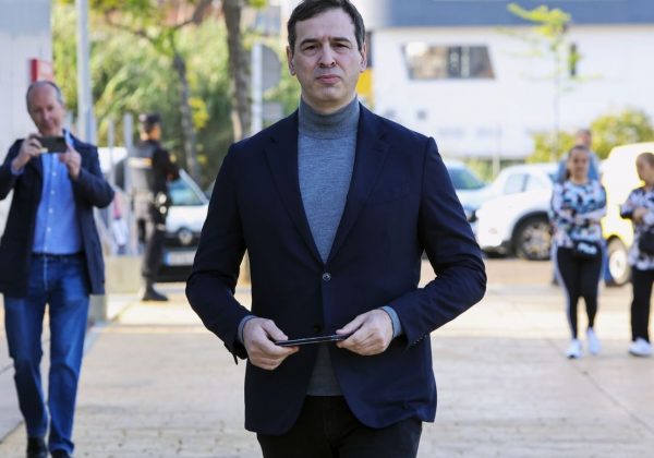 David Sánchez, hermano del presidente de España, Pedro Sánchez, enfrentará un juicio por presunto tráfico de influencias.
