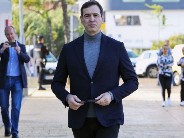 David Sánchez, hermano del presidente de España, Pedro Sánchez, enfrentará un juicio por presunto tráfico de influencias.