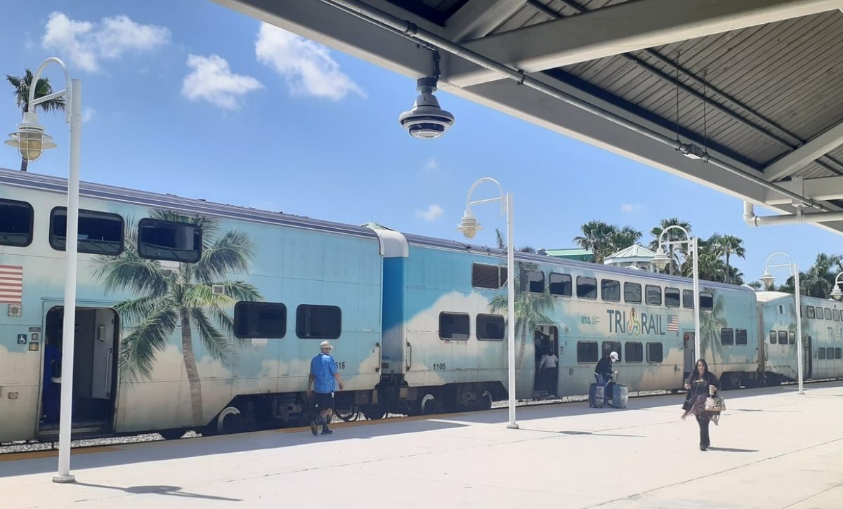 De West Palm Beach a Miami: El Tri‐Rail, transporte clave para la comunidad ecuatoriana