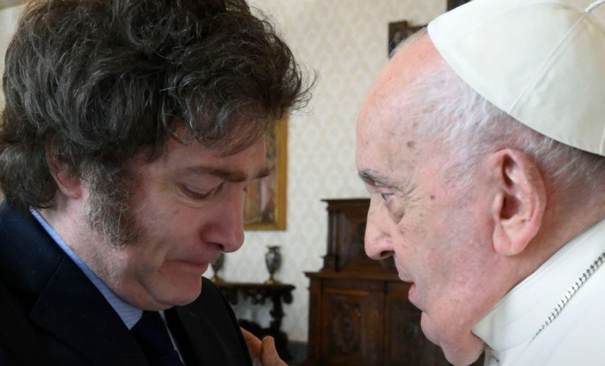 Del representante del maligno al duelo nacional El giro de Javier Milei tras la muerte del Papa Francisco