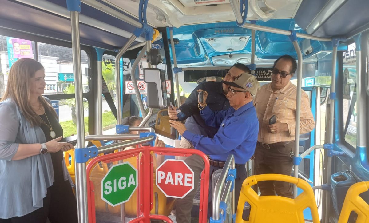 Delegación internacional visita Santo Domingo para verificar implementación del pasaje electrónico