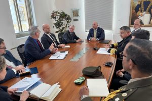 Delegados-del-Congreso-de-EE.UU_.-y-el-ministro-de-Defensa-de-Ecuador-se-reunieron-en-Quito