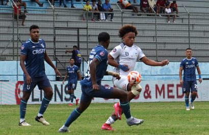 Delfín vence 1-0 a Universidad Católica y suma su segunda victoria consecutiva.