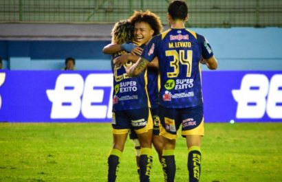 Delfín derrotó 3-1 a Mushuc Runa en el estadio Jocay de Manta, los 'Cetáceos' suman seis fechas sin derrotas. (Delfín SC).