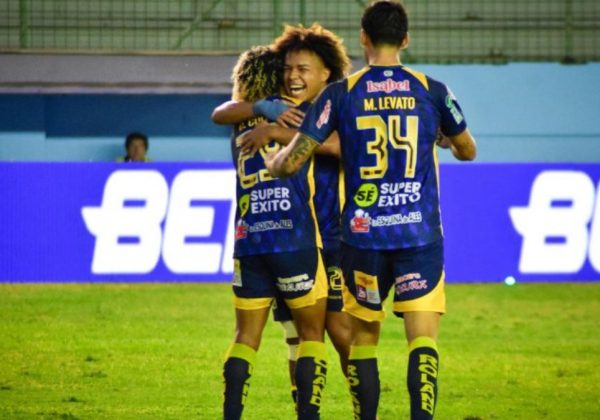 Delfín derrotó 3-1 a Mushuc Runa en el estadio Jocay de Manta, los 'Cetáceos' suman seis fechas sin derrotas. (Delfín SC).
