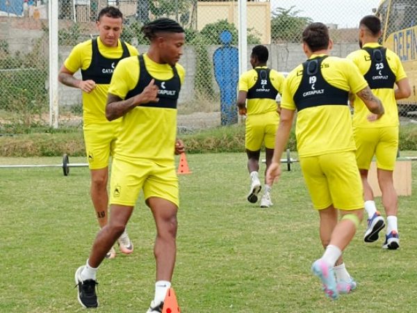 Delfín SC encara tres finales por la permanencia en LigaPro