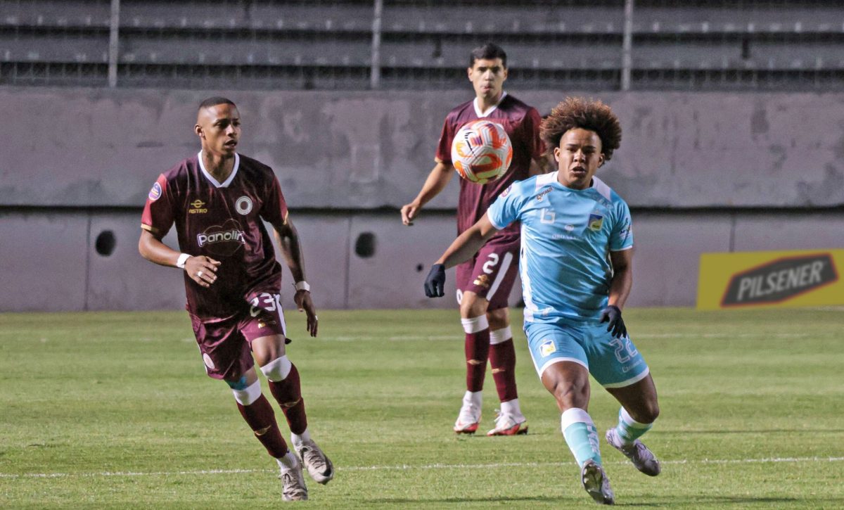 Acción del partido entre Vinotinto vs. Delfín.