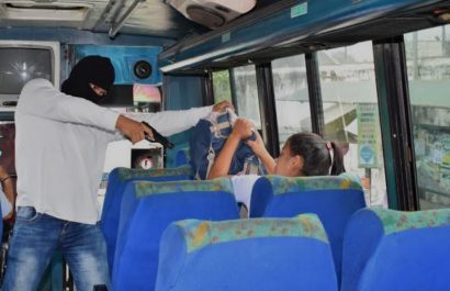 Delincuentes armados asaltan bus de la cooperativa Santo Domingo
