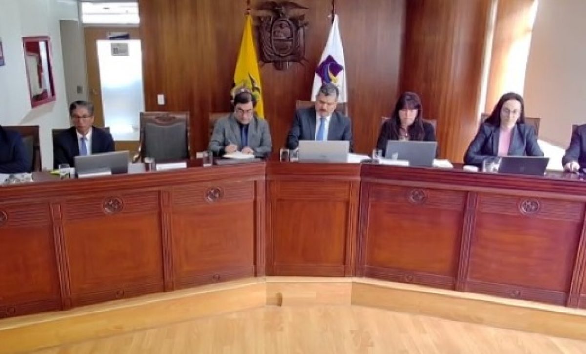 Demandantes cuestionan la justificación del conflicto armado interno en la Corte Constitucional