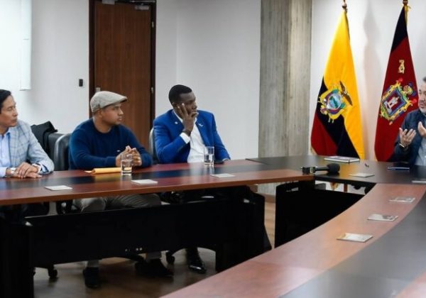Deportistas respaldan gestión municipal para la rehabilitación del Estadio Atahualpa en Quito