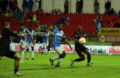 Deportivo Cuenca supera a Manta FC con anotaciones de Arroyo y Mancinelli