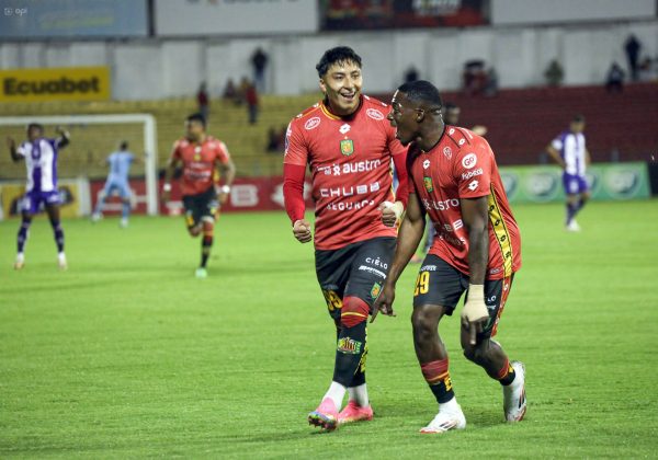 Deportivo Cuenca vence por 2-0 a T. Universitario en el arranque de la fecha 13 de la LigaPro