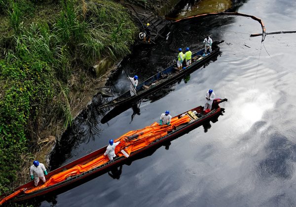 Derrame de petróleo en Ecuador: Una crisis que amenaza salud, agua y economía